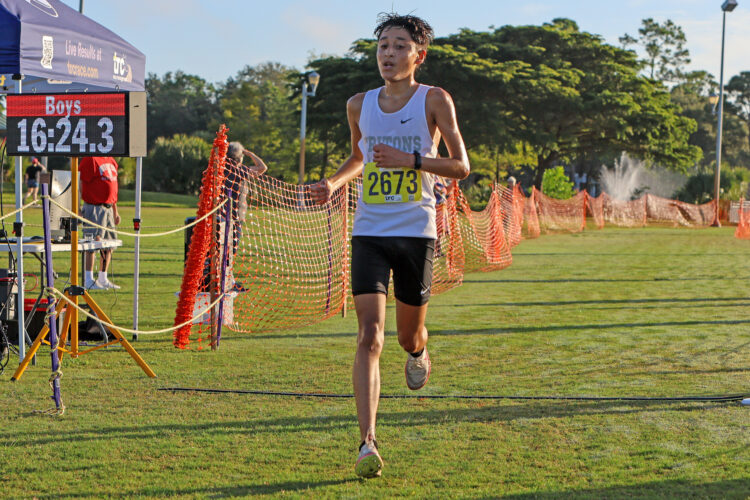 Mariner's Macias-Buenrostro wins boys LCAC cross country championship